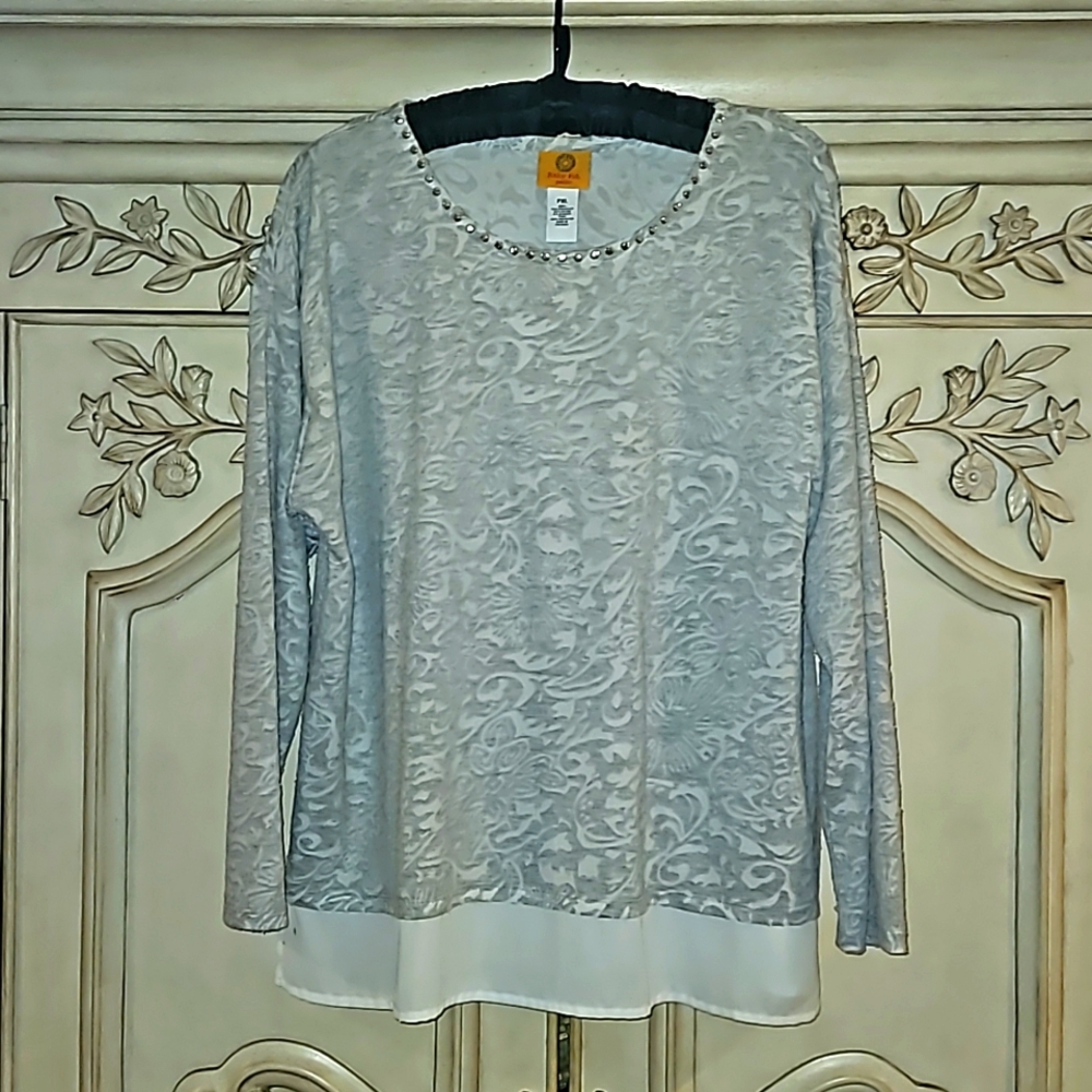 Ruby rd. Silver studded blouse PXL